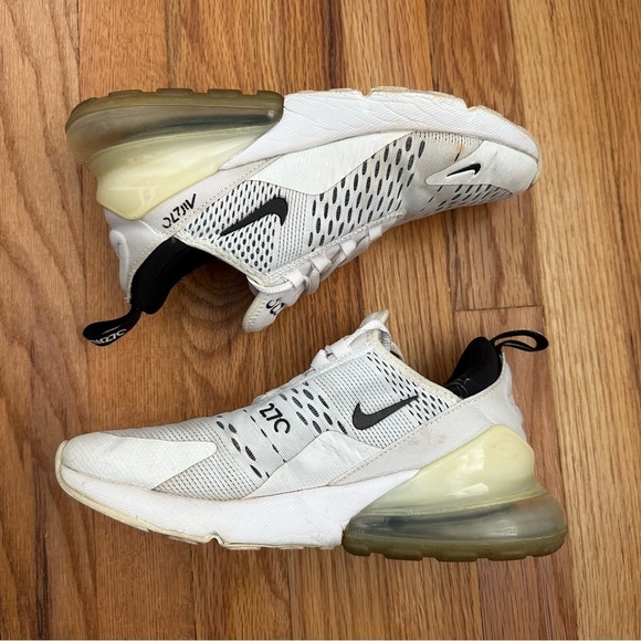 Nike Air Max 270 Black and White Running Shoes Women’s Size 7.5 - Picture 2 of 10